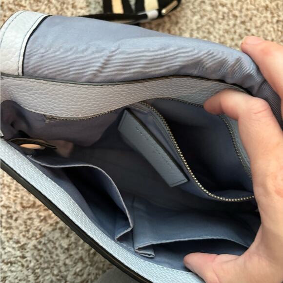 Marc Jacob’s Light Blue Gotham crossbody purse - Picture 9 of 10